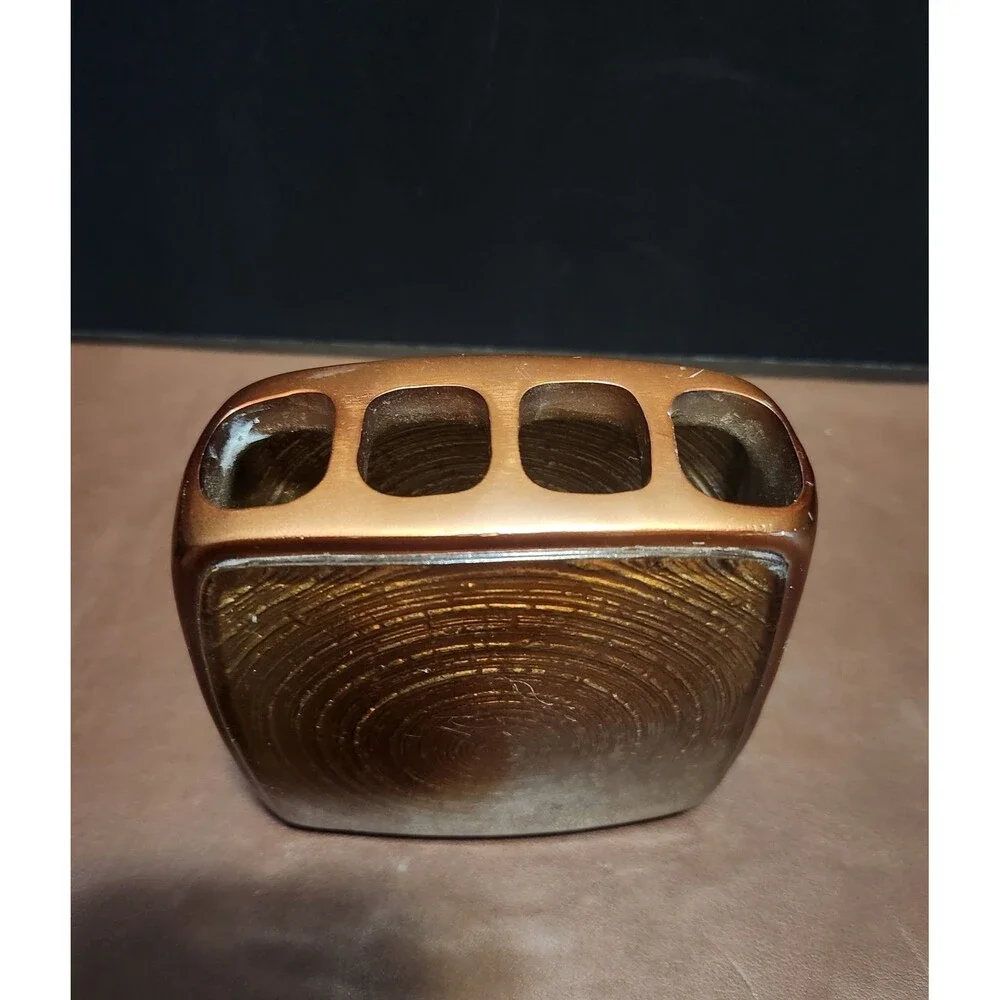 Croscill Brown Resin Free Standing Toothbrush Holder Bathroom Countertop
